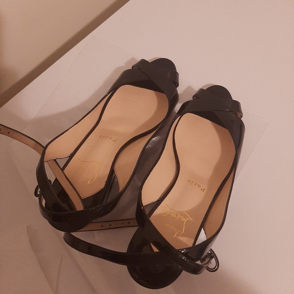 Christian Louboutin Authentic Pumps almost Like New
